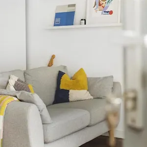 Central Zone 2 Modern , London United Kingdom