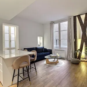 https://appartementlouvre-rivoli.fr-paris.fr